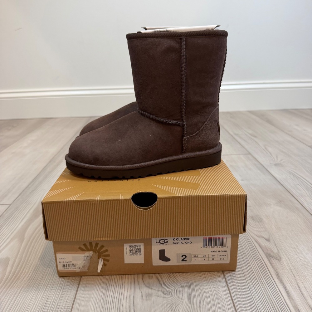 NEW UGG K Classic 5251 Kids Boots Chocolate Brown Suede Size 2 Kids
